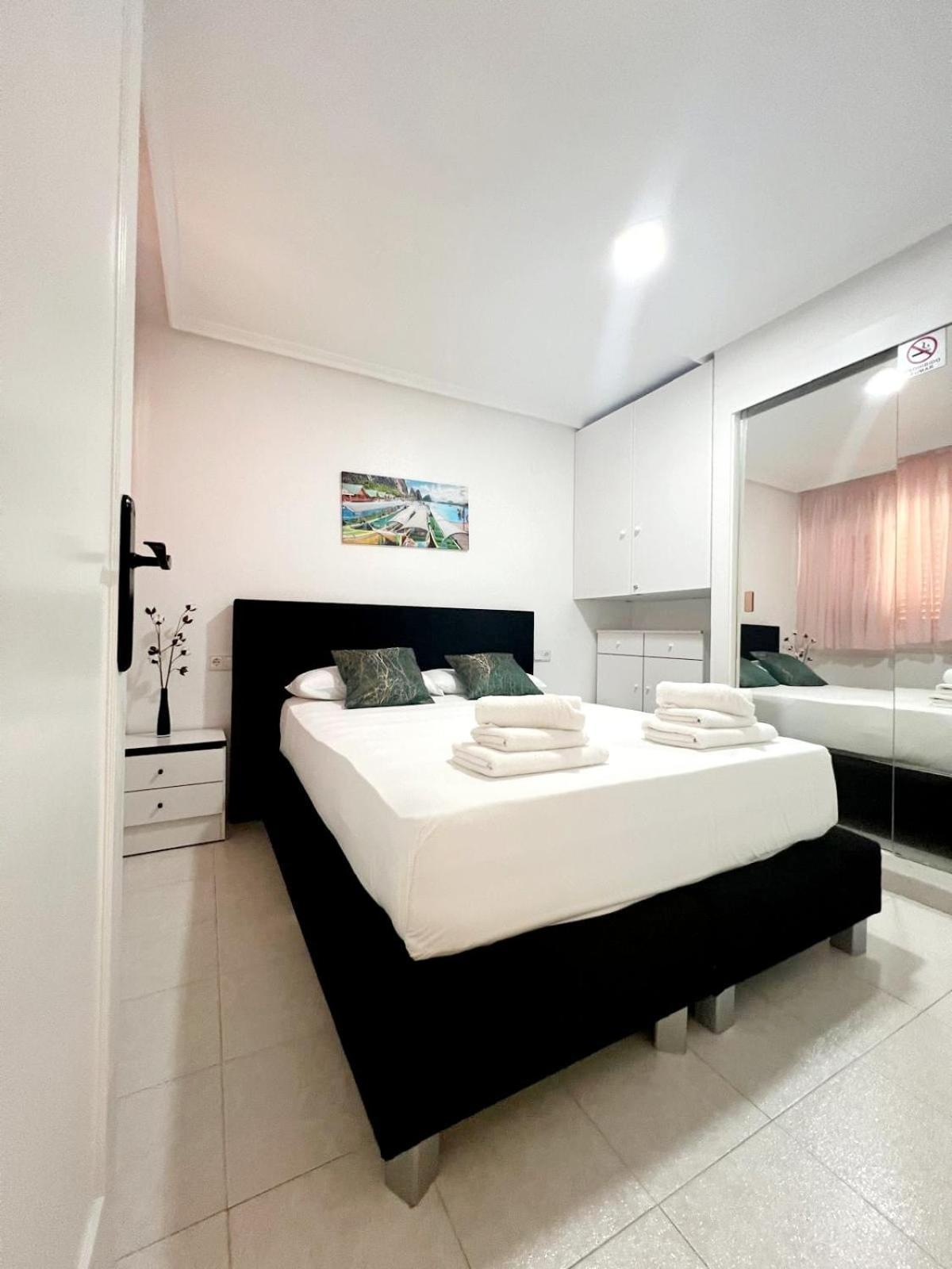 Holiday Apartment Torrevieja Buitenkant foto