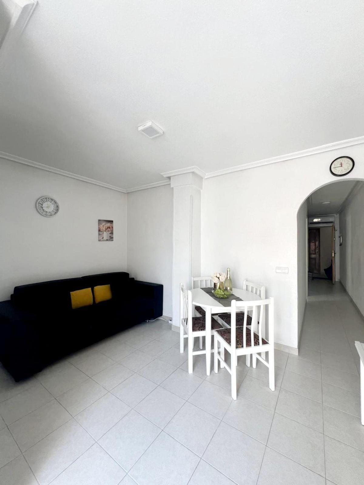 Holiday Apartment Torrevieja Buitenkant foto