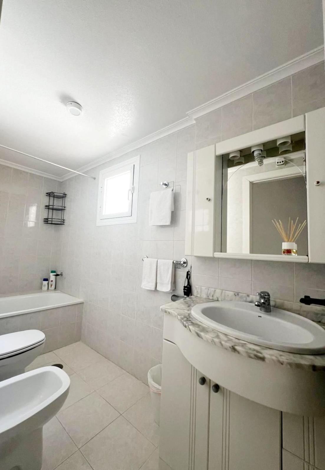 Holiday Apartment Torrevieja Buitenkant foto
